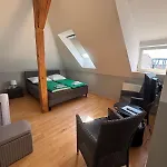 Doppelzimmer, Tv- Bad, Kühlschrank- Parkplatz-17 3*