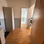 Doppelzimmer, Tv- Bad, Kühlschrank- Parkplatz-17 3*