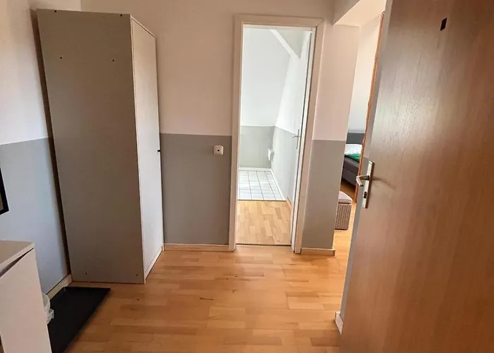 Doppelzimmer, Tv- Bad, Kühlschrank- Parkplatz-17 3*